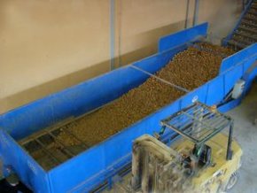 File:High-capacity hoppers.jpg