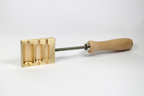File:Bead press roller.jpg