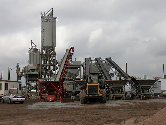 File:Modular Feed Hoppers.jpg