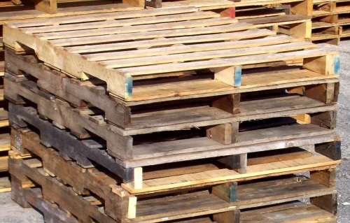 File:Recycled pallets.jpg