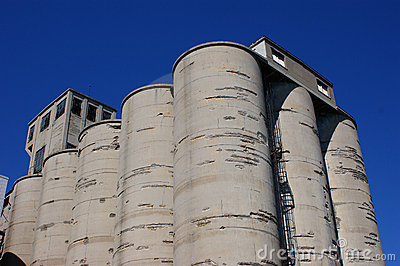 File:Concrete silos.jpg