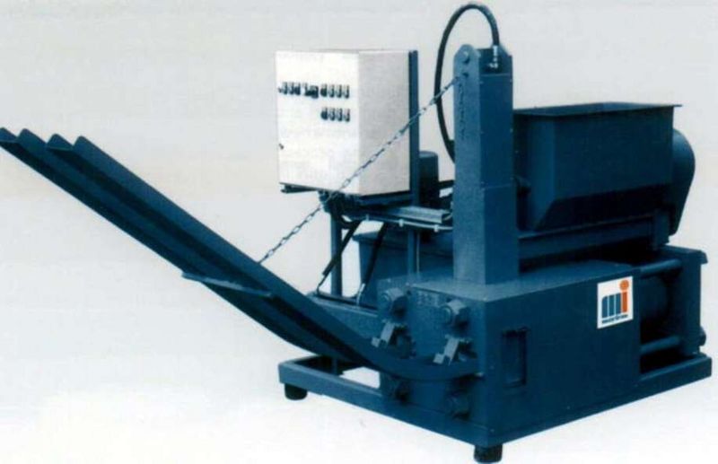 File:Spring Tensioned Briquetters 1.jpg