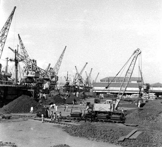 File:Loading and Unloading Equipment.jpg