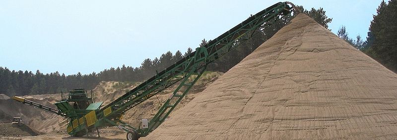 File:Stacking conveyor.jpg